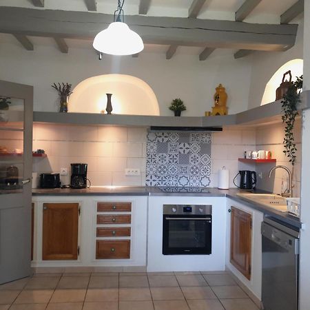 Mas La Gentille ,,, A La Campagne , Beautiful Outdoor , Swimming Pool , Pool House , Nice Green Garden , Bbq ,,, Only For You , Pour Passer Un Sejour Inoubliable Pernes-les-Fontaines Esterno foto