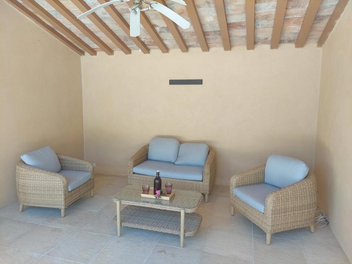 Mas La Gentille ,,, A La Campagne , Beautiful Outdoor , Swimming Pool , Pool House , Nice Green Garden , Bbq ,,, Only For You , Pour Passer Un Sejour Inoubliable Pernes-les-Fontaines Esterno foto