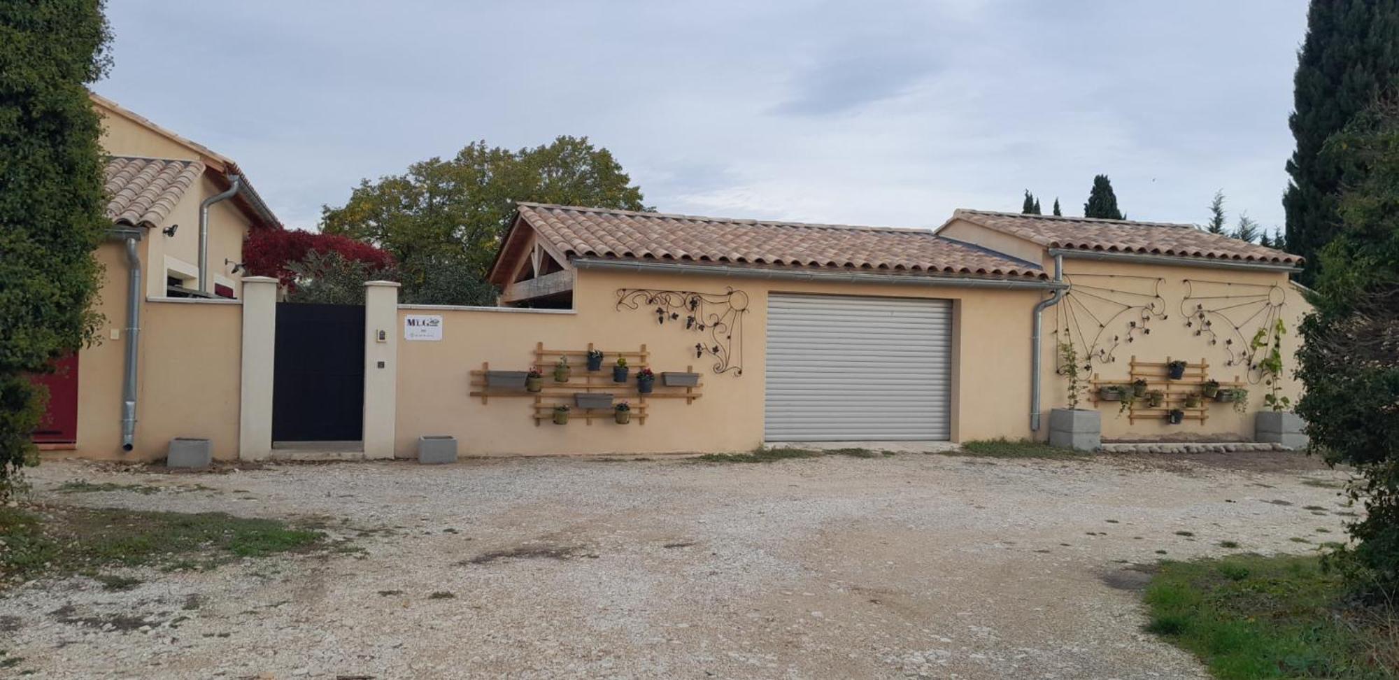 Mas La Gentille ,,, A La Campagne , Beautiful Outdoor , Swimming Pool , Pool House , Nice Green Garden , Bbq ,,, Only For You , Pour Passer Un Sejour Inoubliable Pernes-les-Fontaines Esterno foto