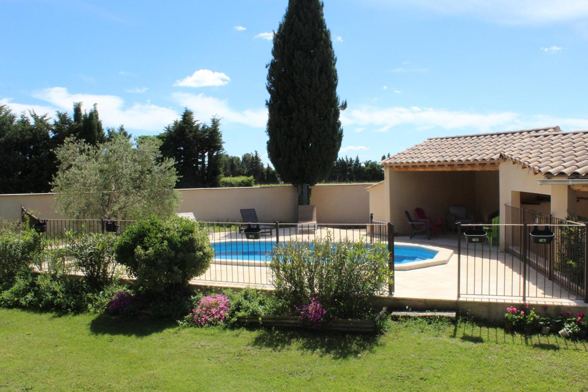 Mas La Gentille ,,, A La Campagne , Beautiful Outdoor , Swimming Pool , Pool House , Nice Green Garden , Bbq ,,, Only For You , Pour Passer Un Sejour Inoubliable Pernes-les-Fontaines Esterno foto