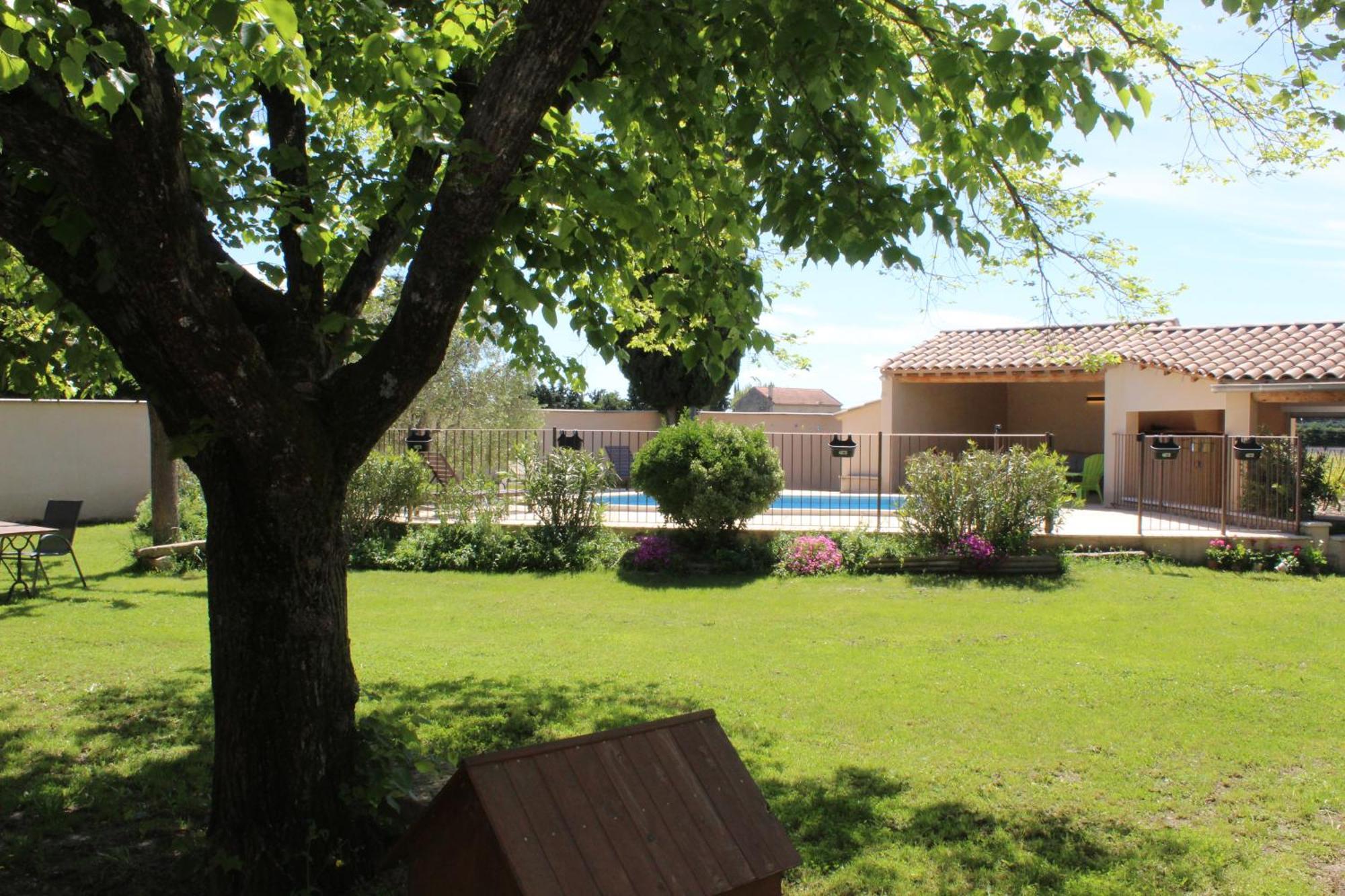 Mas La Gentille ,,, A La Campagne , Beautiful Outdoor , Swimming Pool , Pool House , Nice Green Garden , Bbq ,,, Only For You , Pour Passer Un Sejour Inoubliable Pernes-les-Fontaines Esterno foto